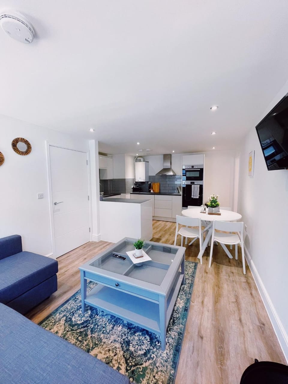 Kitchen or kitchenette, Living room, Dining area