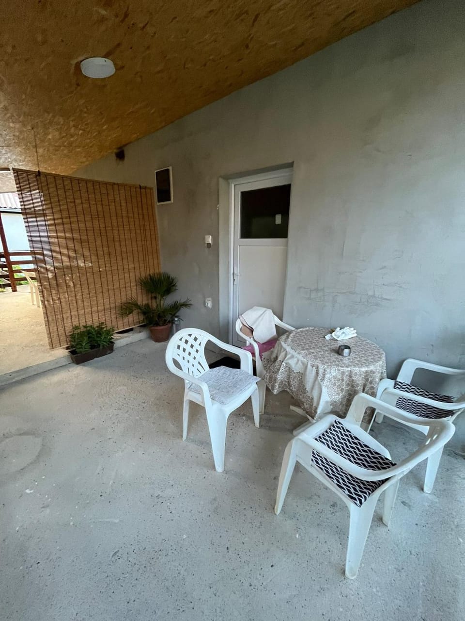 Seating area, sunbed