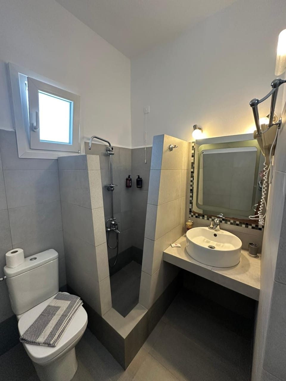 Sardis Rooms Bed and Breakfast in Milos
