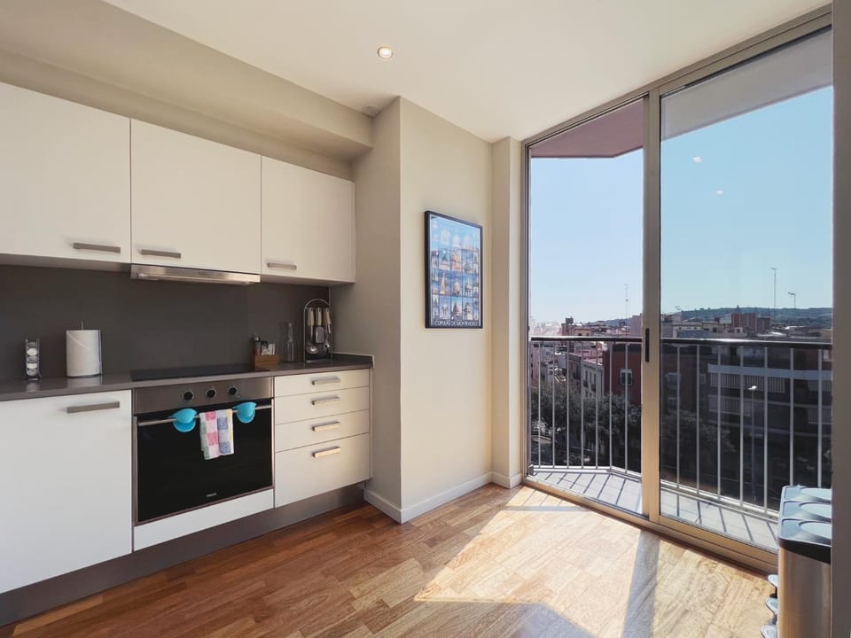 Balcony/Terrace, Kitchen or kitchenette, stove