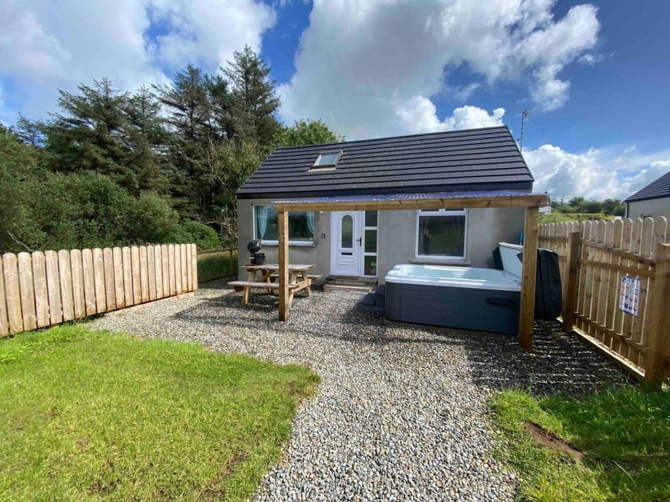 Forest View Cottage - Private Hot Tub House in Northern Ireland