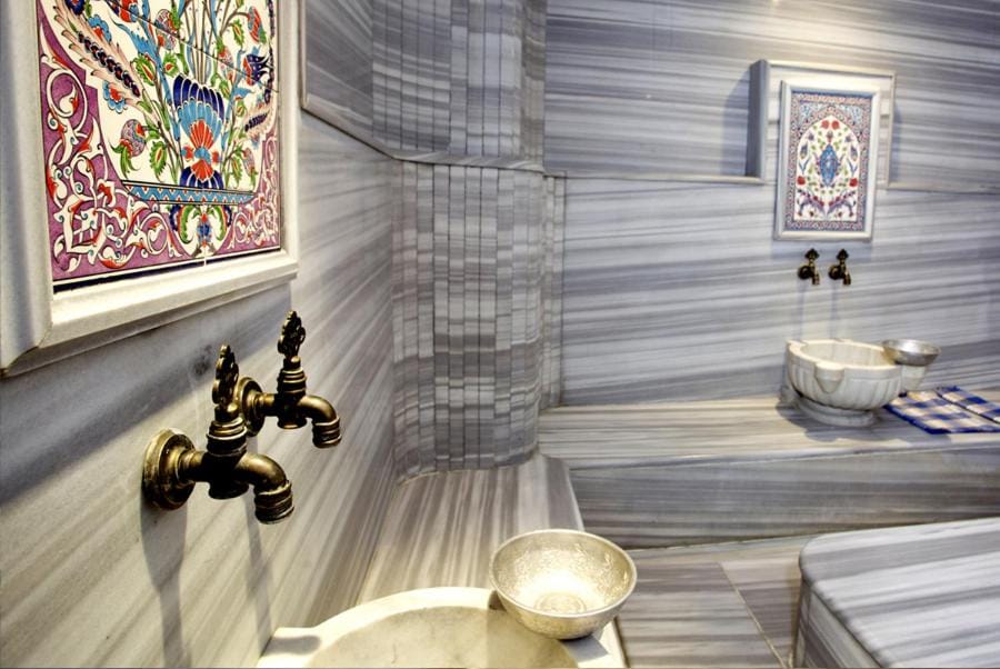 Massage, Sauna, Spa and wellness centre/facilities
