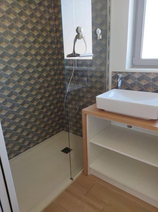 Shower, Bathroom, storage