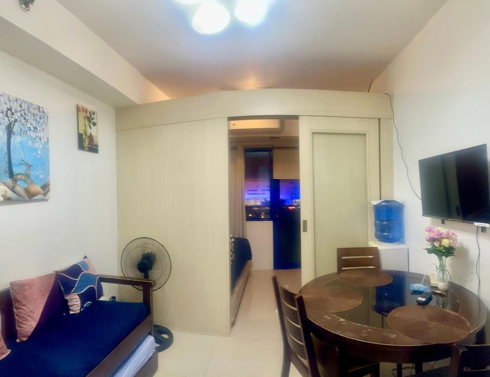 TV and multimedia, Seating area