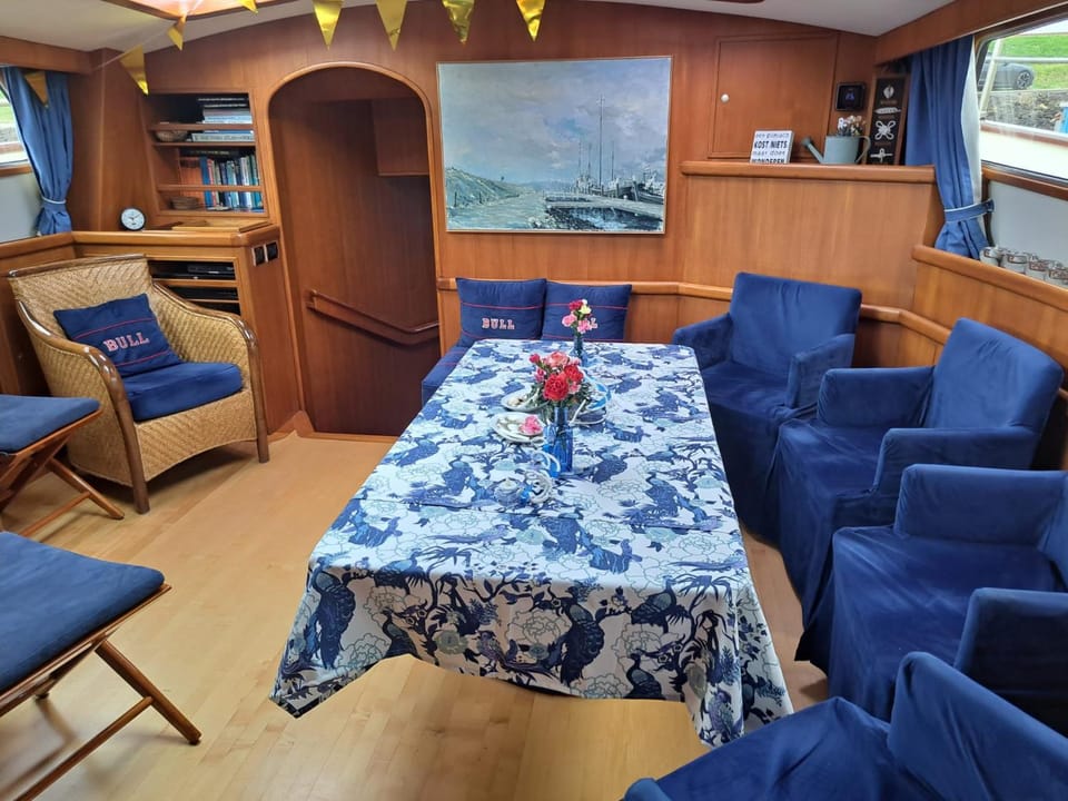 MSBULL Docked boat in Bruinisse