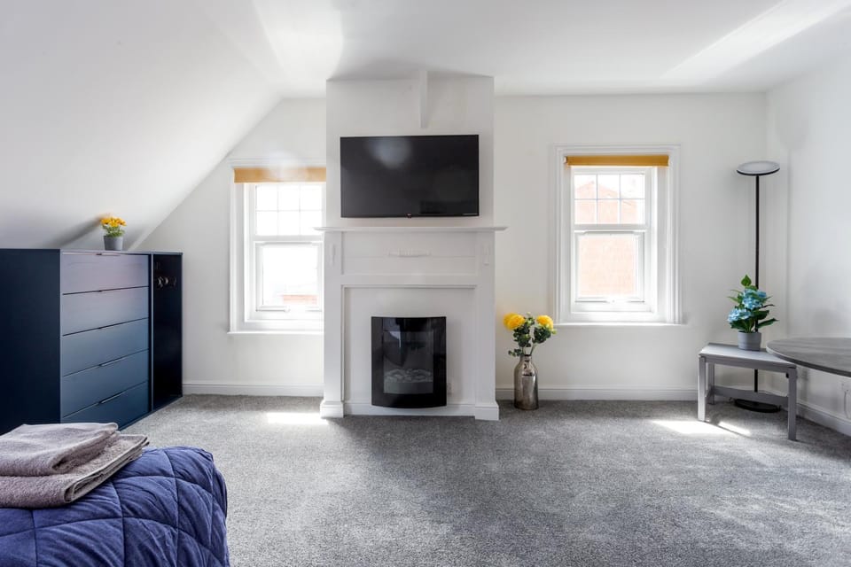 Beach View Luxury Apartment Apartment in Lyme Regis