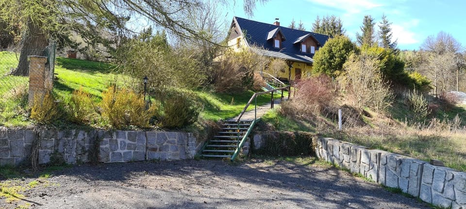 Property building, Neighbourhood