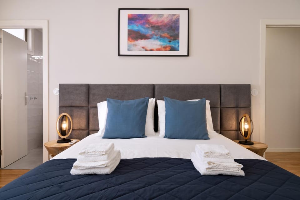 Bed, Bedroom, towels, air conditioner