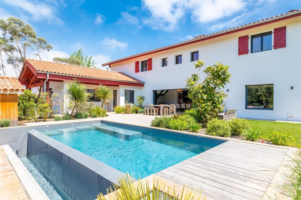 Property building, Swimming pool