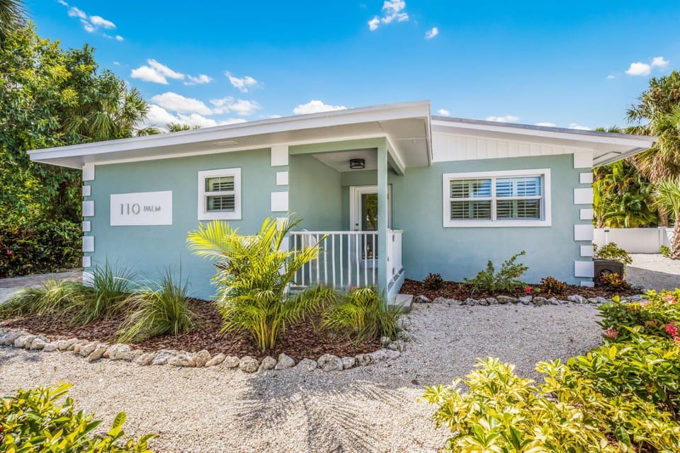 Toes in the Water - 110 Palm Ave House in Anna Maria Island