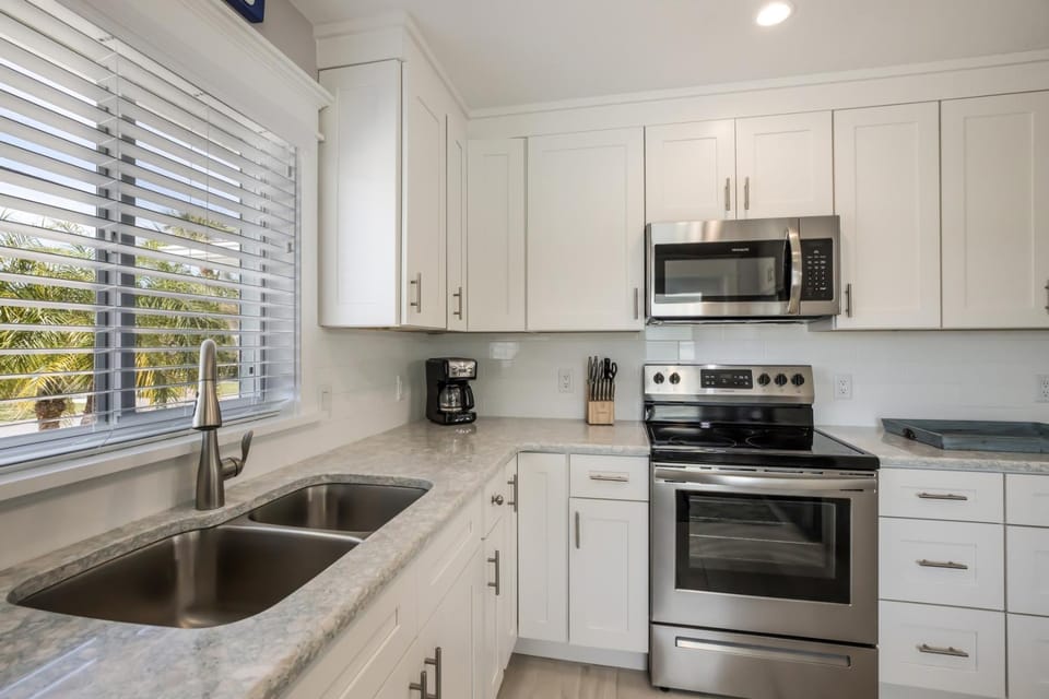 Royal Palm: Pool, 2 Blocks to Beach, Close to Dining & Shopping by Anna Maria Life Vacation Rentals House in Holmes Beach