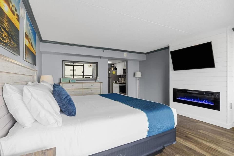 *BEACH, COMFY, SUNNY* *Great Pools, Hot Tubs, Lazy Rive & More*S44 House in Myrtle Beach