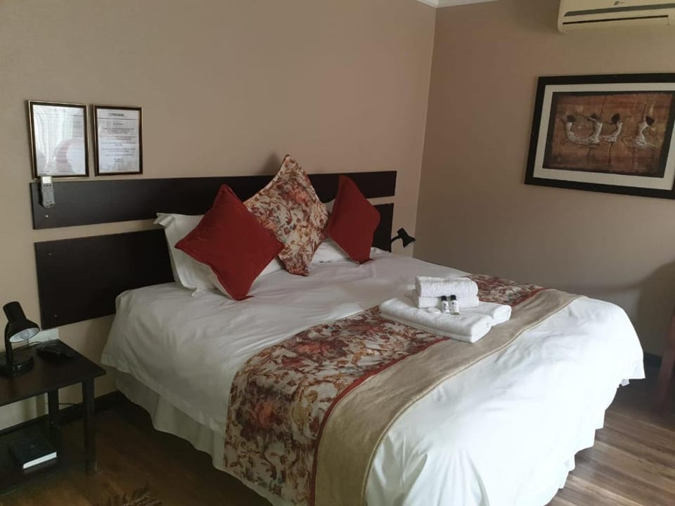Tsessebe Guesthouse Bed and Breakfast in South Africa