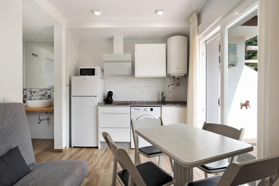 Kitchen or kitchenette, Living room