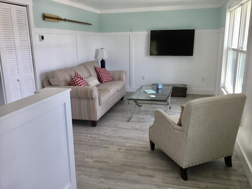 AMI Sand Dollar - 6403 B Holmes House in Holmes Beach