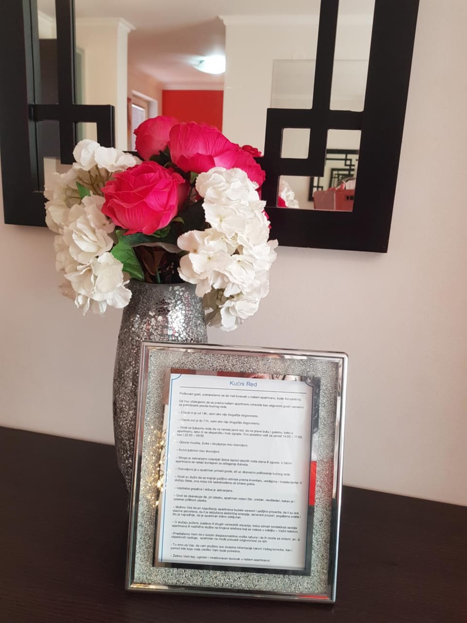 Rajiceva 5- apartman sa prostranom terasom i garaznim mestom Apartment in Serbia