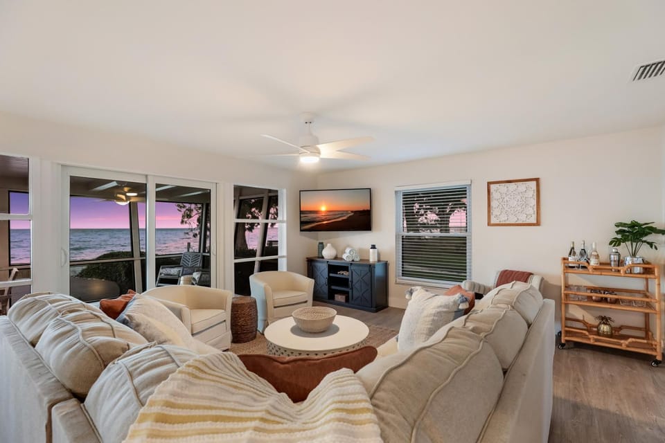 Ship Watch: Private Beach, North End, Dog Friendly by Anna Maria Life Vacation Rentals House in Anna Maria Island
