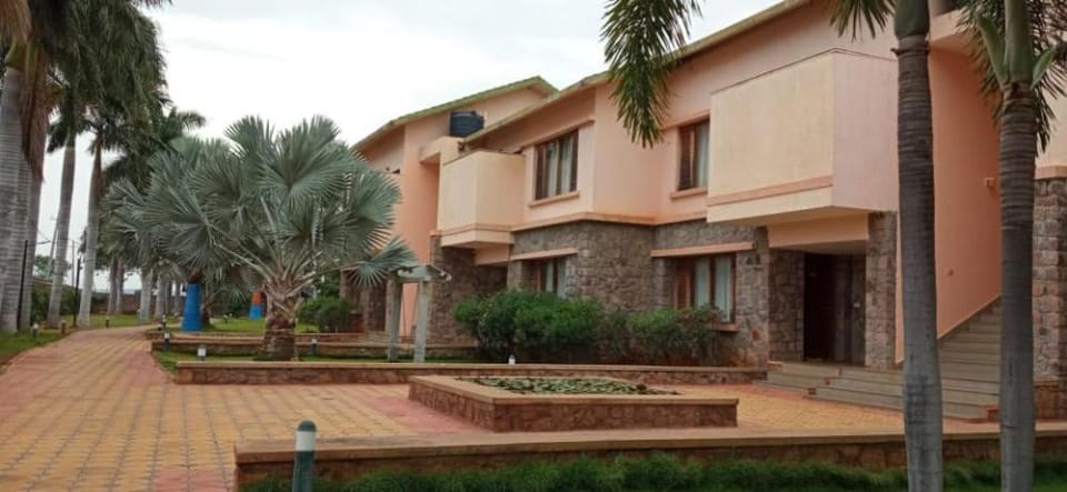 KRISHNA HERITAGE RESORT Hotel in Karnataka