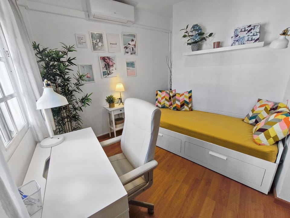 Bed, Bedroom