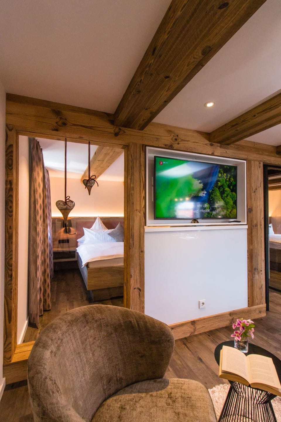 TV and multimedia, Living room, Seating area, Bedroom, Sunset