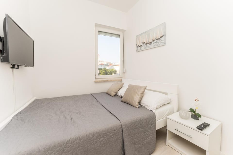 White Jasmine, sea view penthouse for 8 Apartment in Novalja