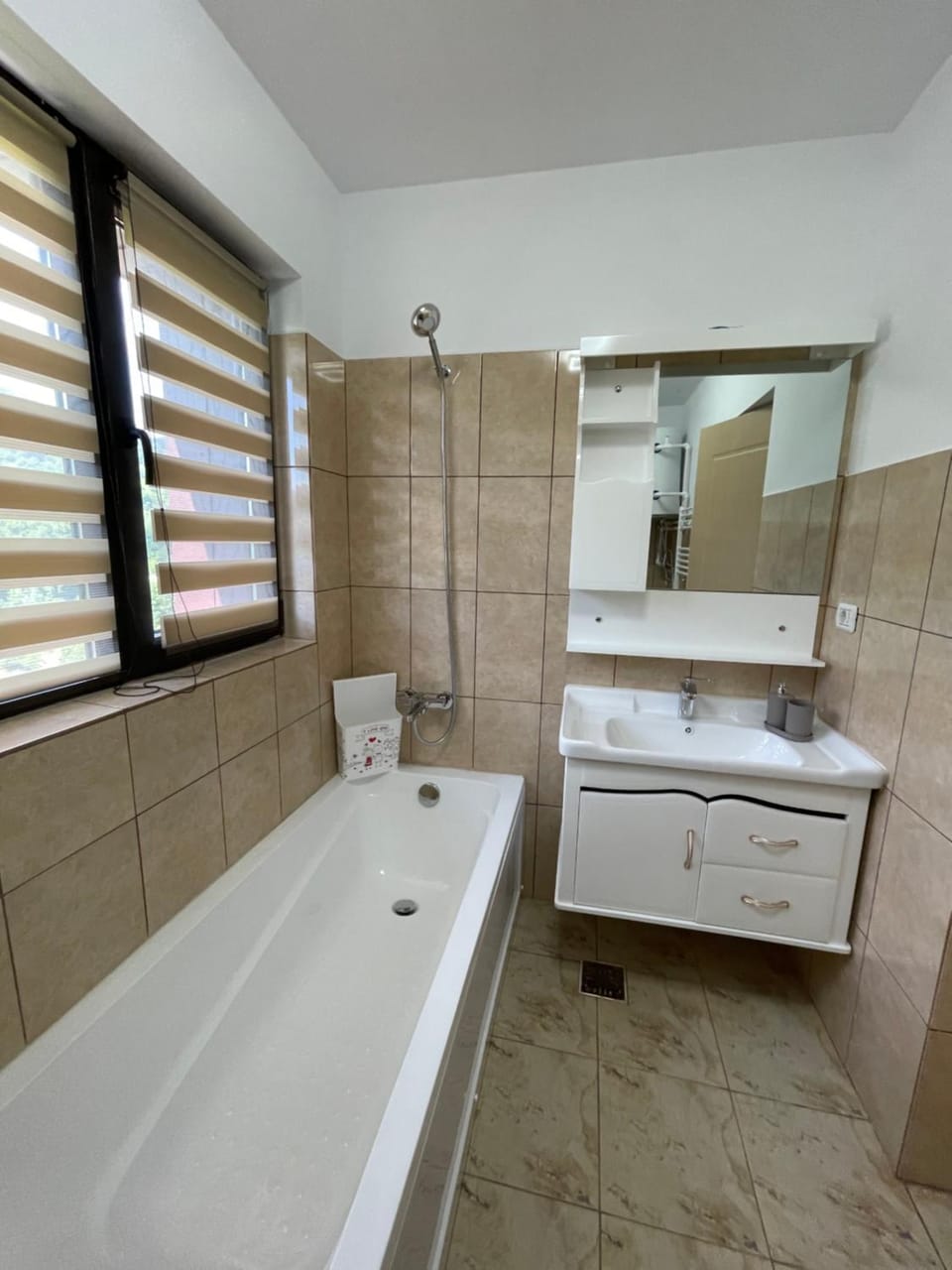 Bathroom, Bath, towels