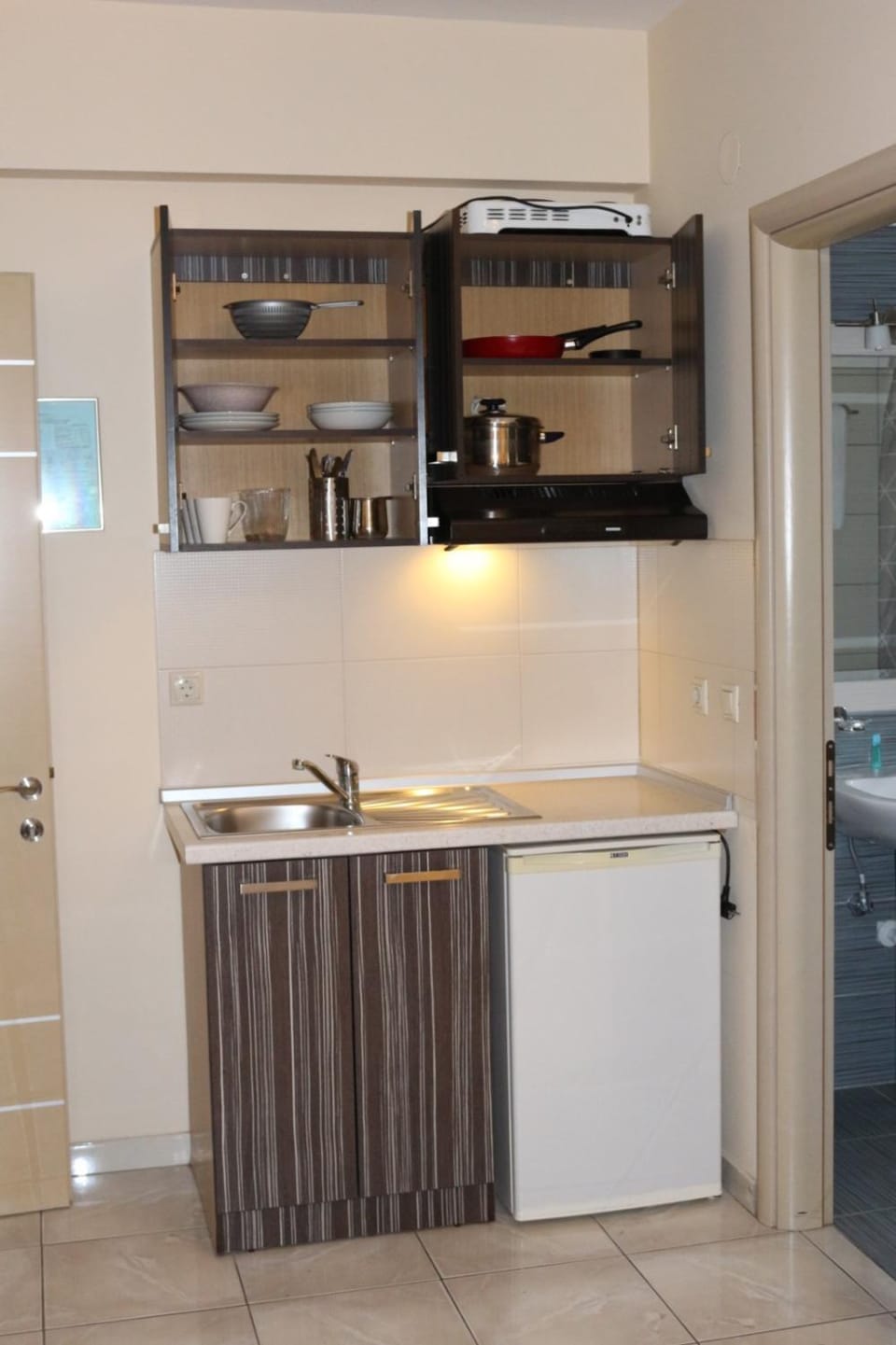 Kitchen or kitchenette, kitchen