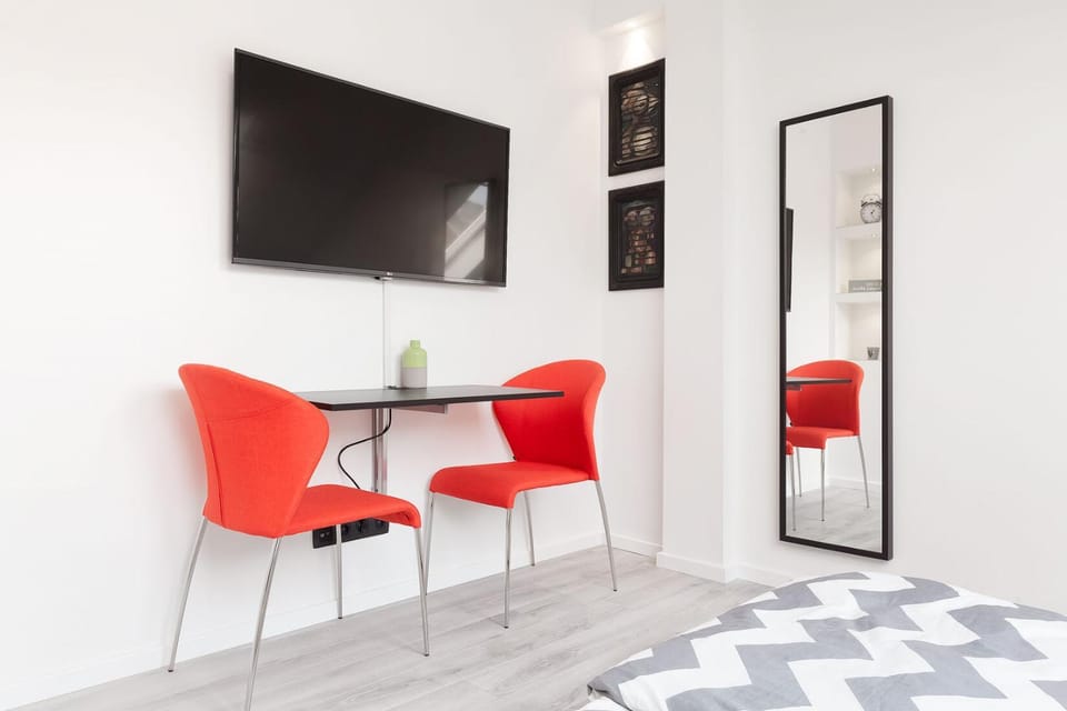 TV and multimedia, Living room, Seating area