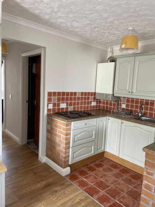 The Cwtch - a self contained one bedroom annex House in Pwllheli