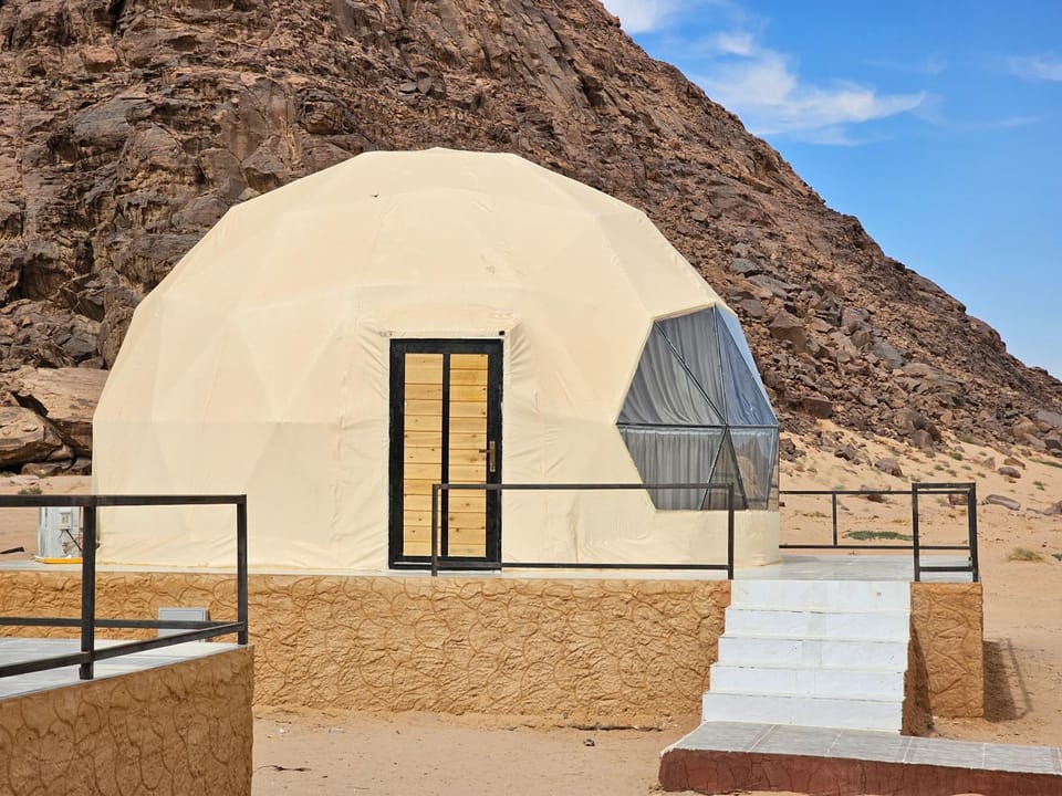 Property building, Day, Natural landscape, Mountain view