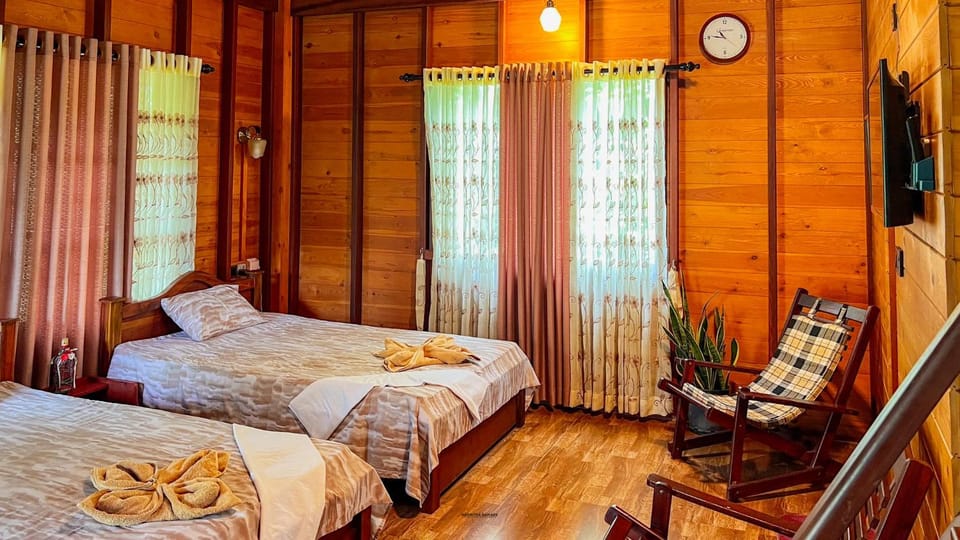 Property building, Bed, Bedroom