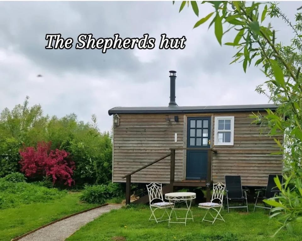 Cranfield Retreat & Glamping Campground/ 
RV Resort in Babergh District