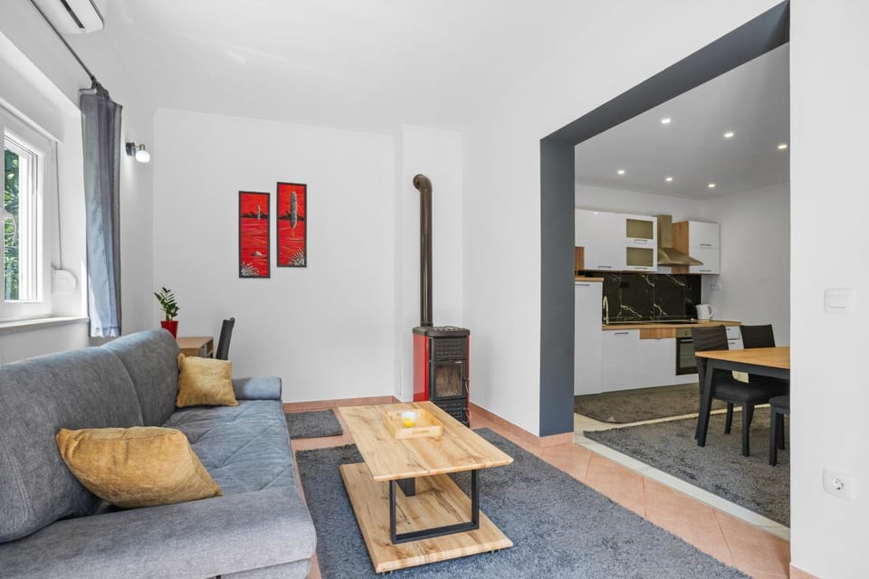 Kitchen or kitchenette, Living room, Seating area