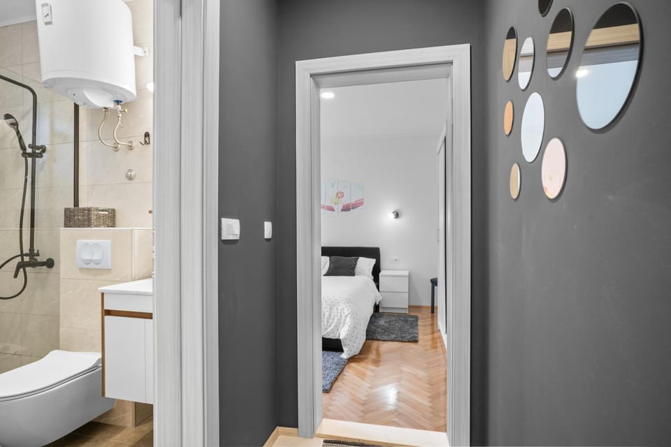 Shower, Toilet, Bed, Bathroom