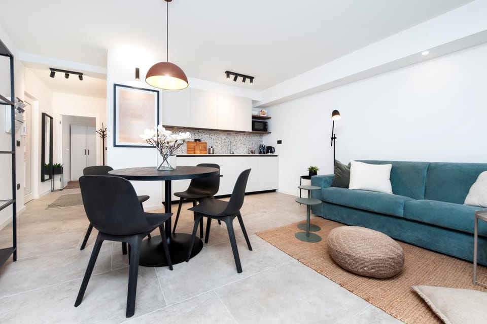 Kitchen or kitchenette, Living room, Seating area, Dining area, minibar