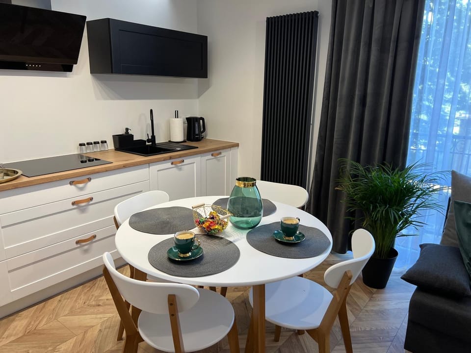 Kitchen or kitchenette, Food, Food, Breakfast