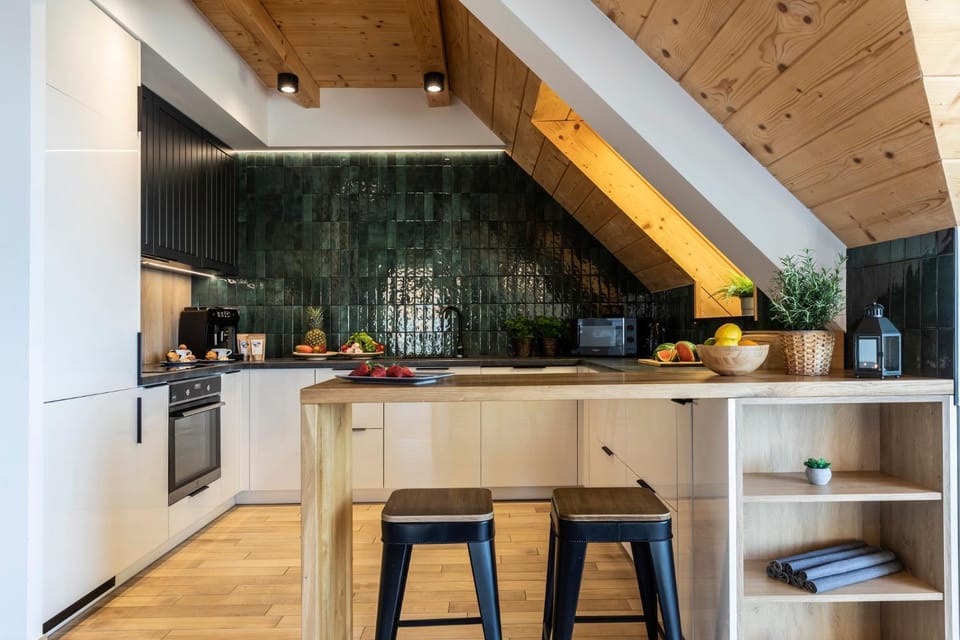 Coffee/tea facilities, Kitchen or kitchenette, minibar, pet friendly, stove