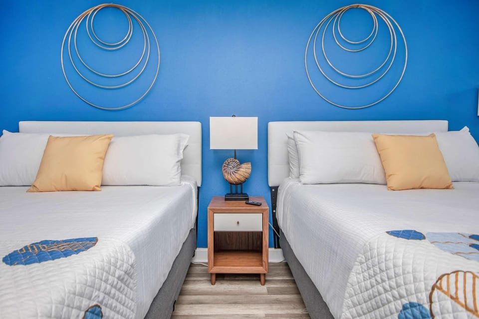 *OCEANVIEW & NEW* Queen Beds*Pools Galore*Cool Retro Vibe*M21 House in Myrtle Beach