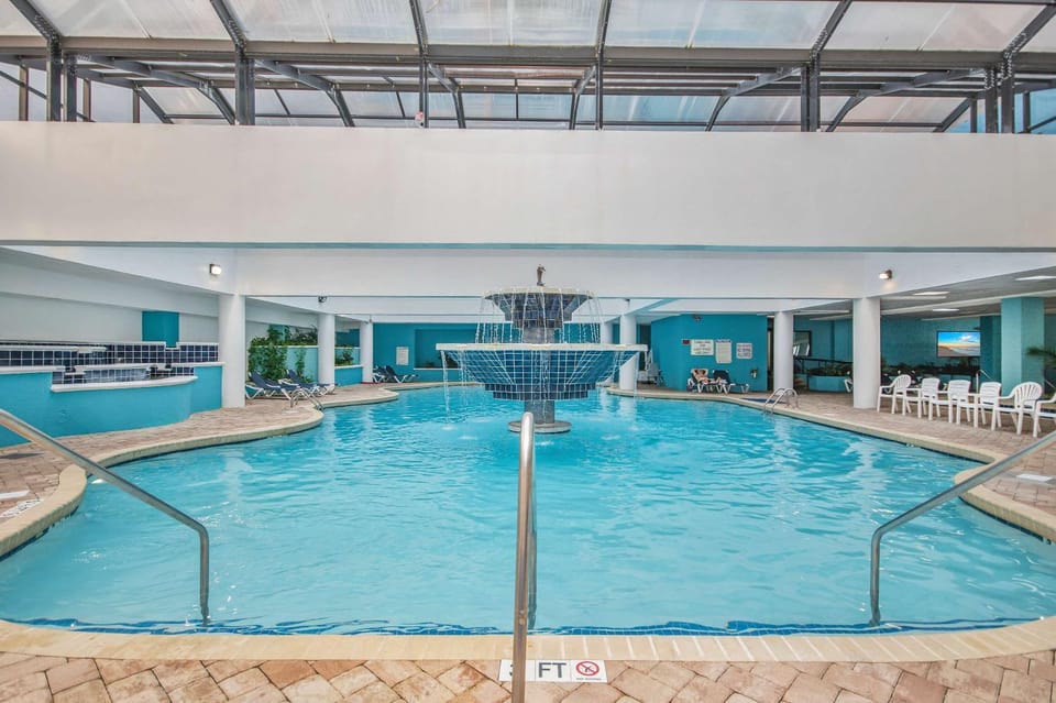 *OCEANVIEW & NEW* Queen Beds*Pools Galore*Cool Retro Vibe*M21 House in Myrtle Beach