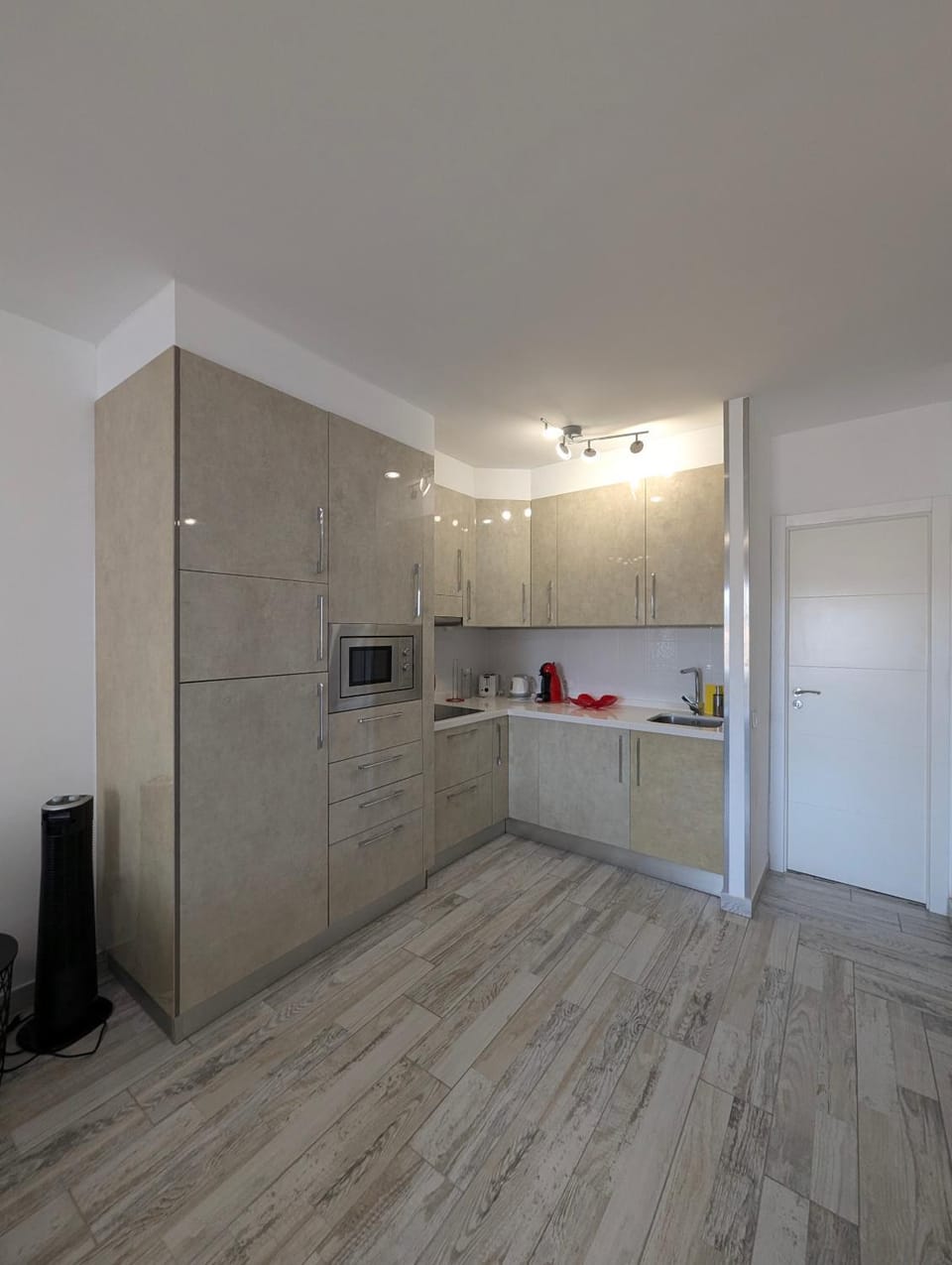 Kitchen or kitchenette, kitchen, kitchen