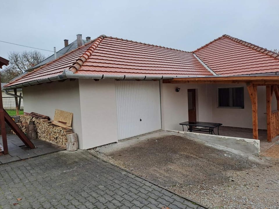 Property building, Day