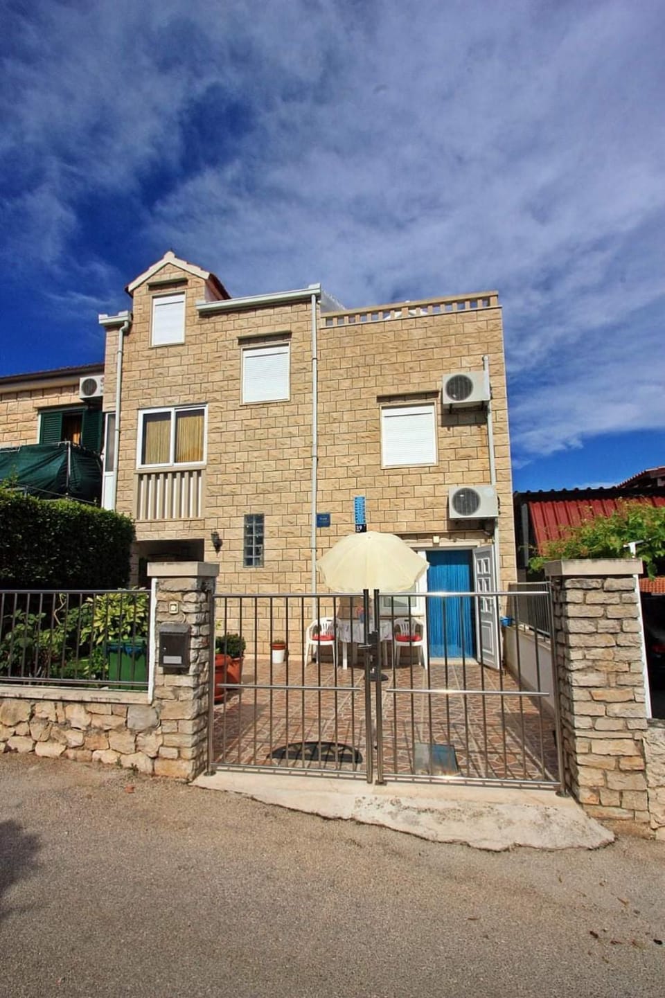 Property building, Balcony/Terrace, Quiet street view