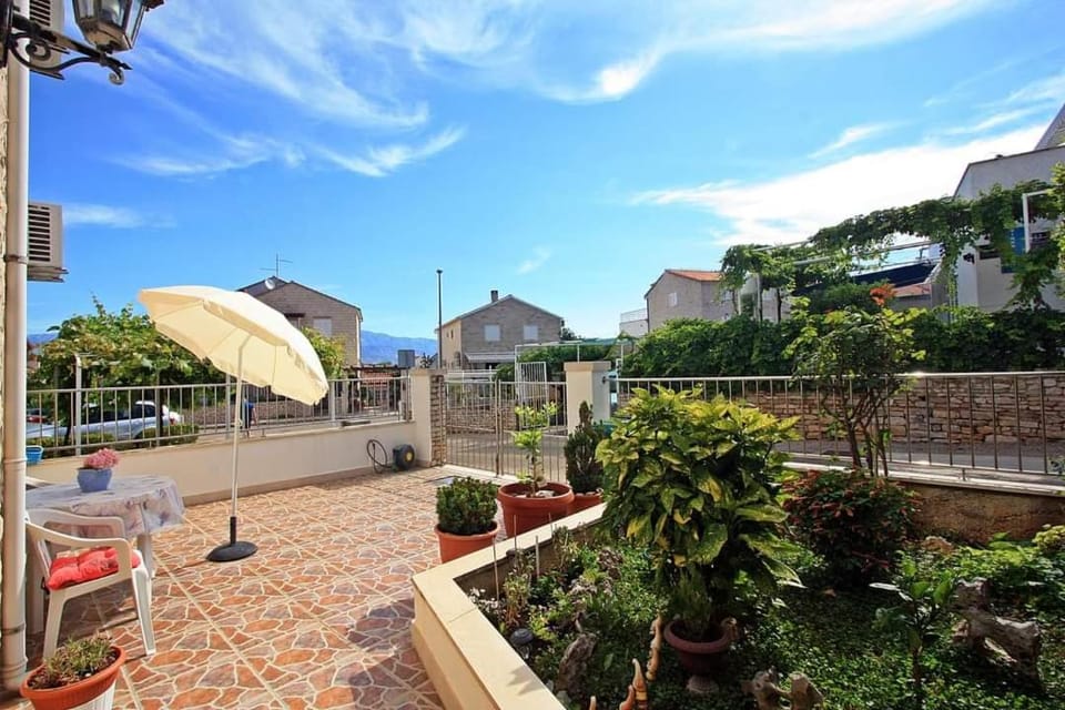 Patio, Inner courtyard view