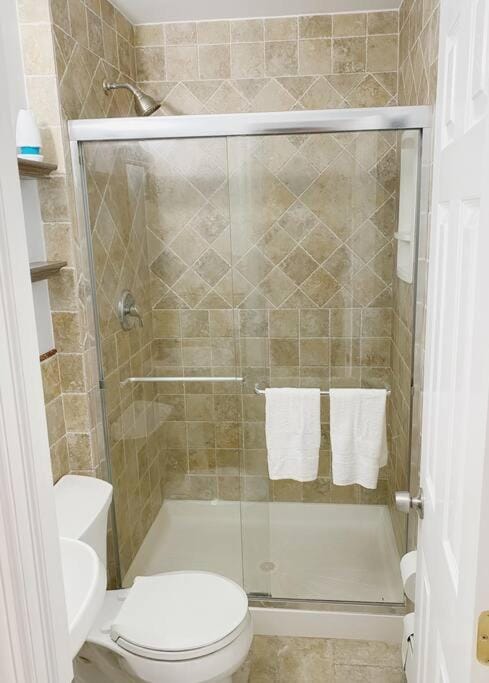 Private Apt King Suite, L.I, NY-Hamptons to NYC Apartment in Long Island