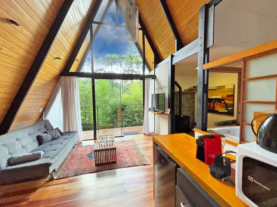 Kitchen or kitchenette, Seating area, fireplace