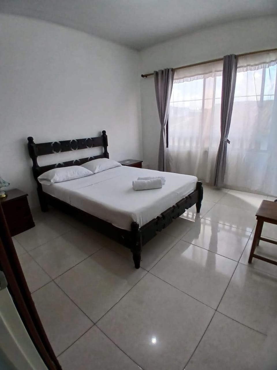 Bed, Photo of the whole room, Decorative detail, Bedroom