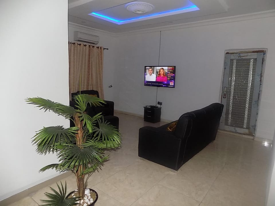 Great Secured 1Bed Service Apartment ShortLet-FREE WIFI - off Peter Odili Road N60,000 Apartment in Nigeria