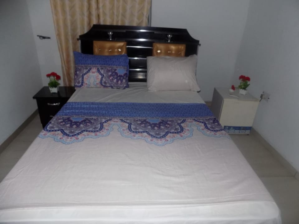 Great Secured 1Bed Service Apartment ShortLet-FREE WIFI - off Peter Odili Road N60,000 Apartment in Nigeria