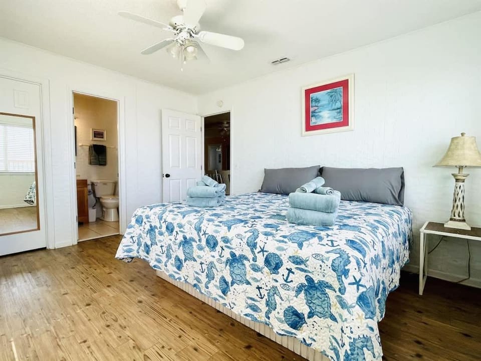 OCEANFRONT HOUSE ON THE SAND,6 Kings,12br, 12b SLEEP 36,PGP House in North Myrtle Beach