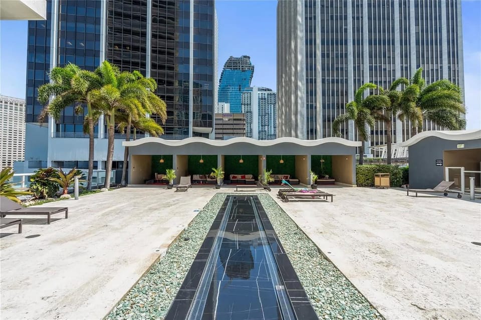 Biscayne Bay View Stay Pool Hot Tub and Amenities House in Miami